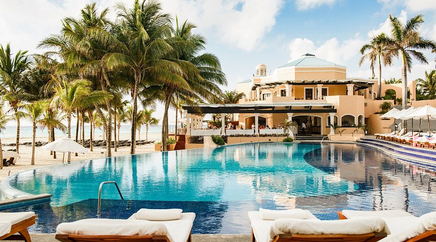 Royal Hideaway Playacar